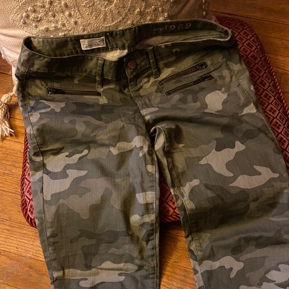 GAP Camouflage Pants - Green and Gray